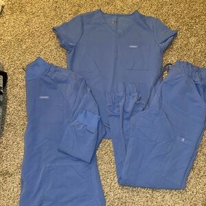 Jaanuu scrub set